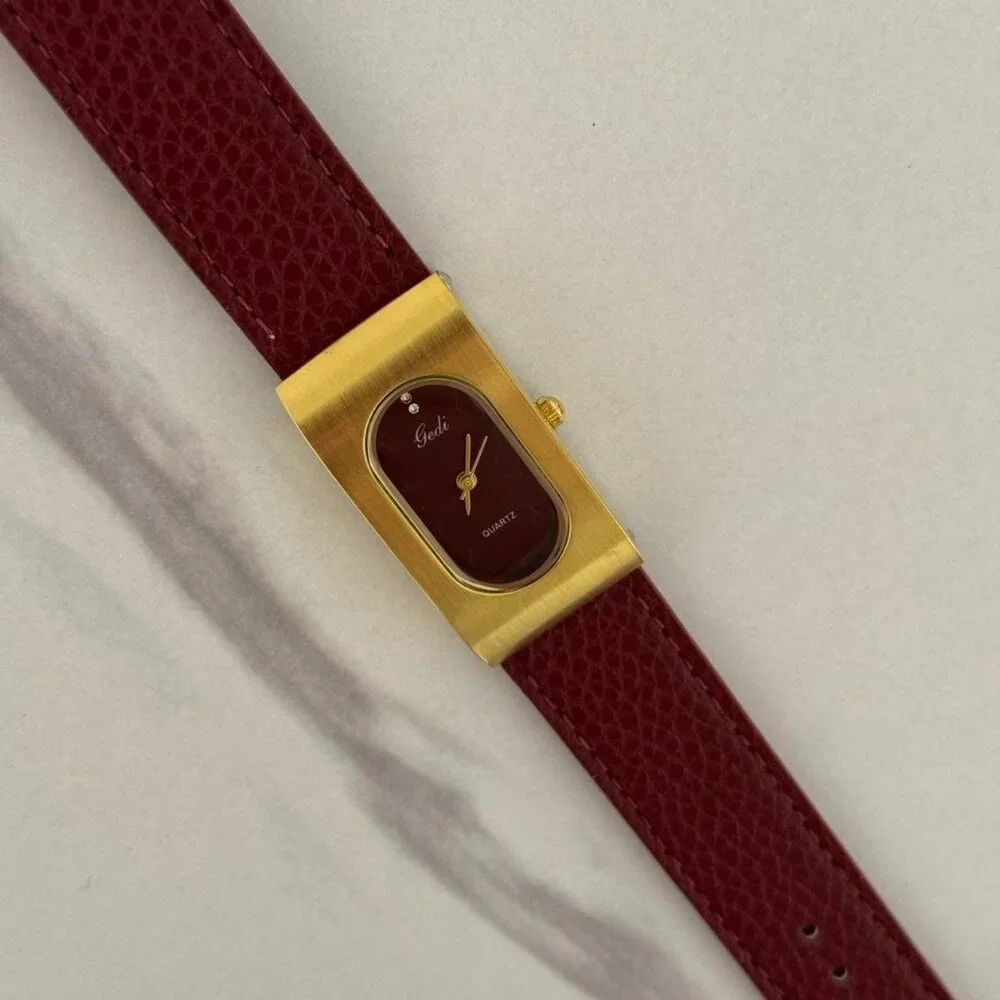SKU0138 Casual Gold Red Women Fashion Square Watch Stainless steel‎ + gift bag